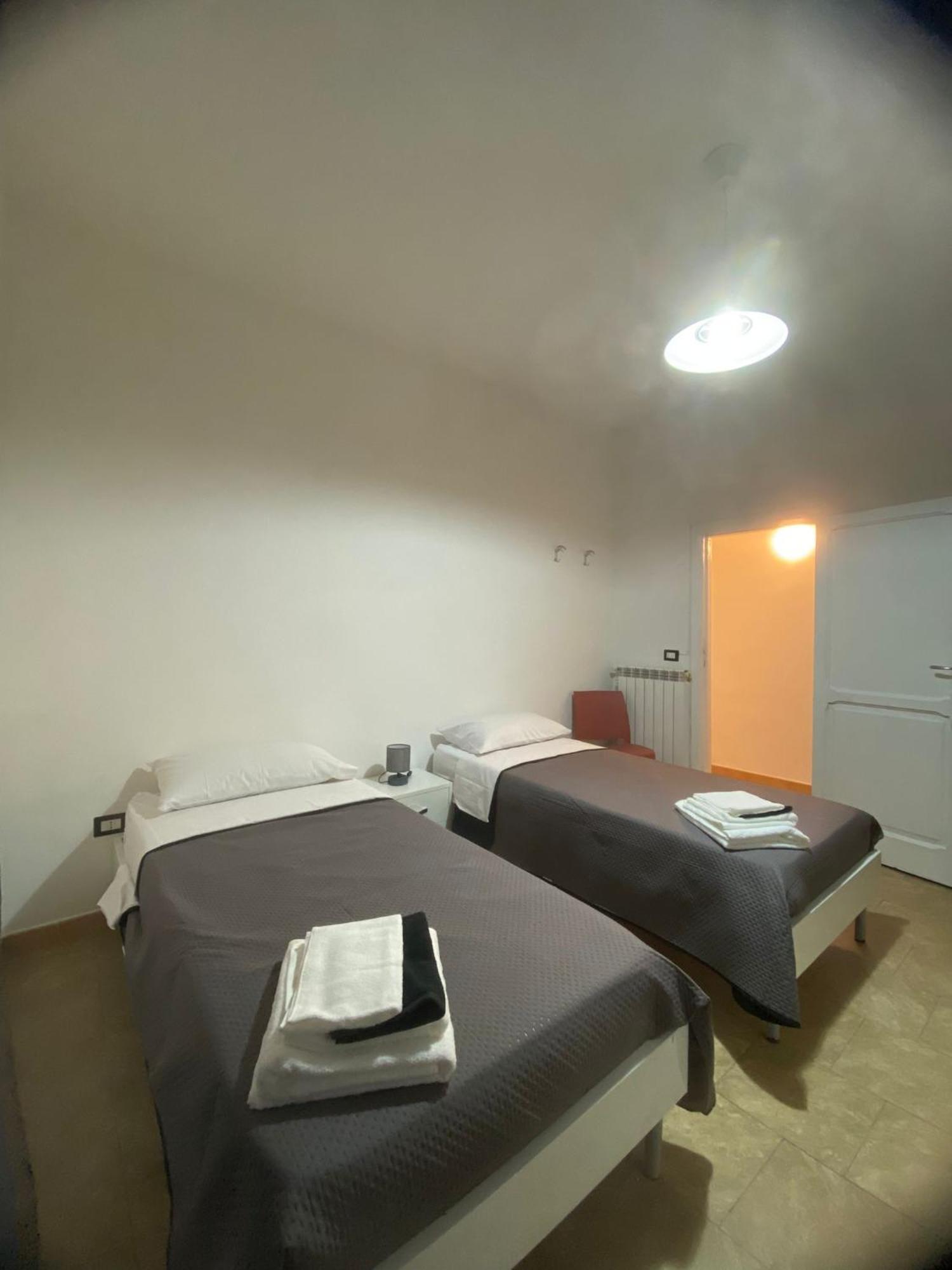 Tre Regine Napoli Apartment Bagian luar foto